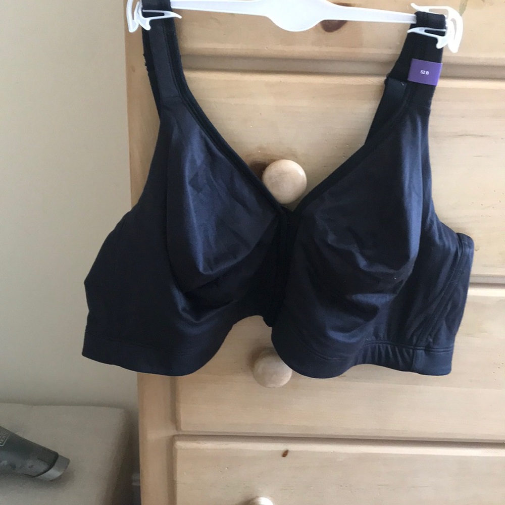 52 B underwire bra, front closure